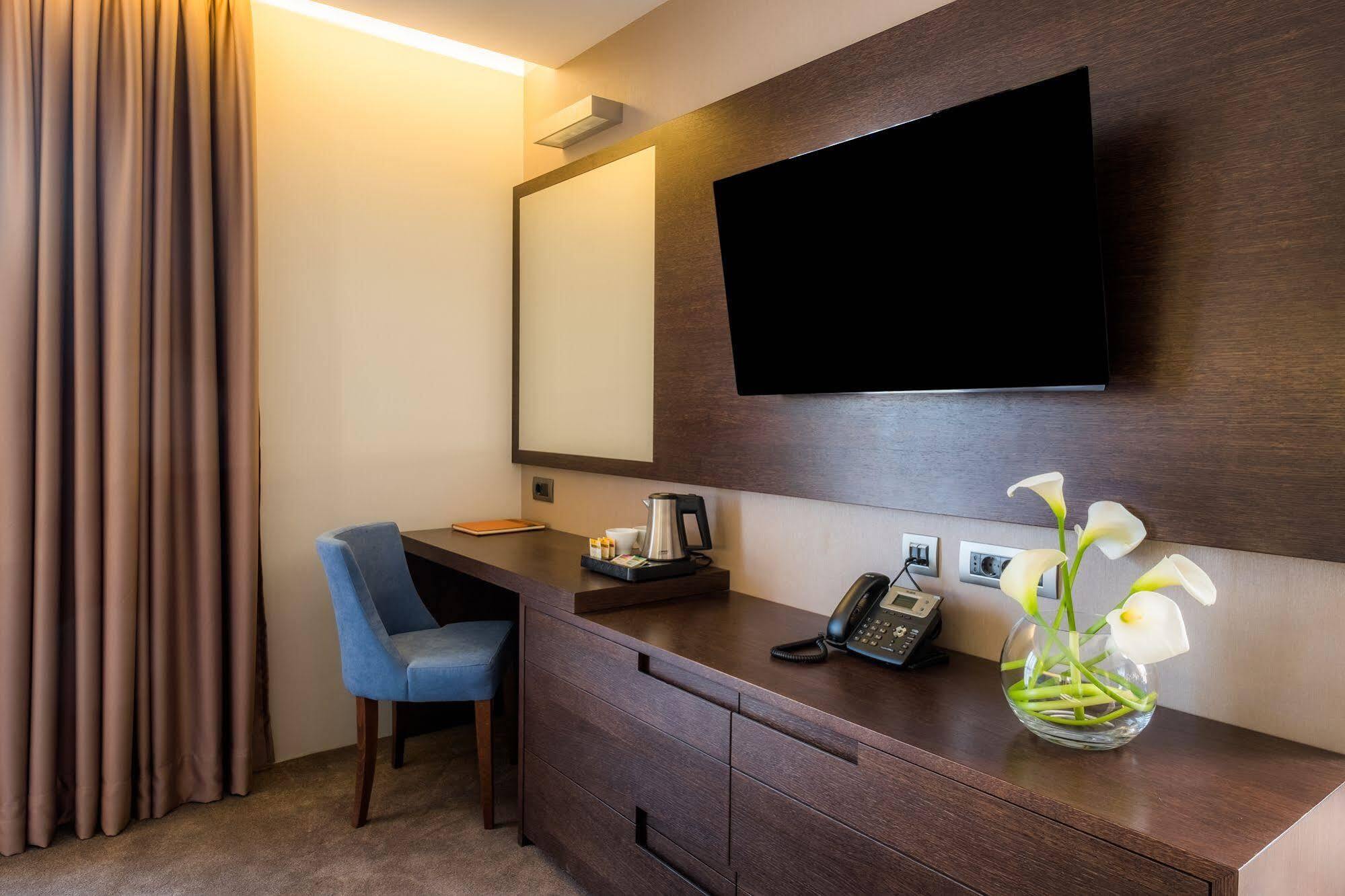 Viko Boutique Apart Hotel Sofia Bagian luar foto